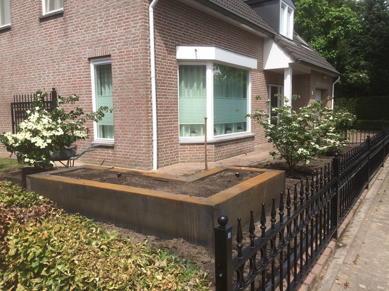 Strakke voortuin Bergeijk